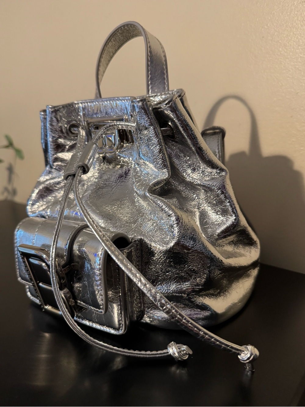 Brandon Blackwood Midori Bag - Cracked Silver Metallic Leather Drawstring Bag - Picture 2 of 4